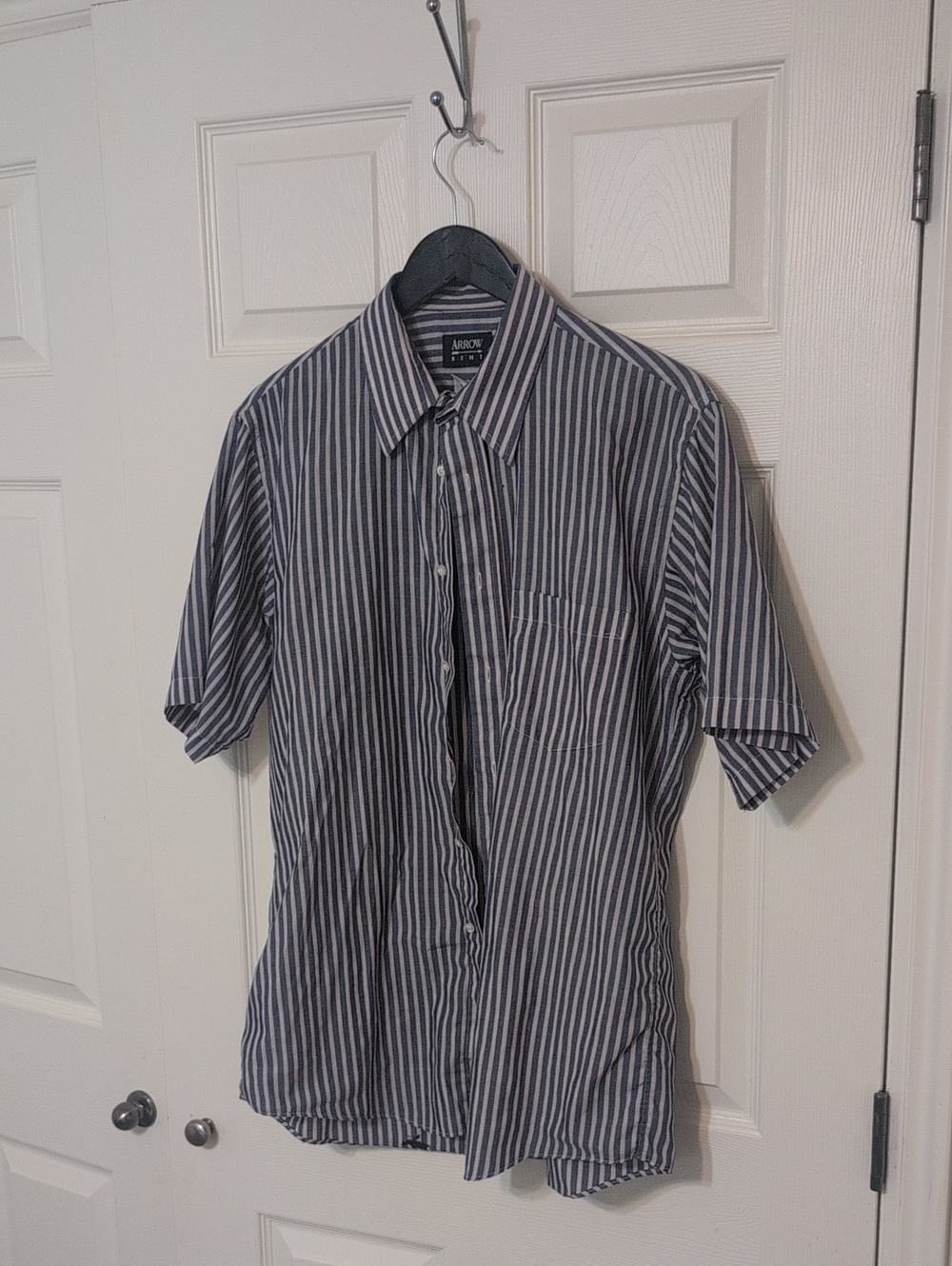 Arrow Short-Sleeve Navy and White Vertical Stripe Button-Up Shirt